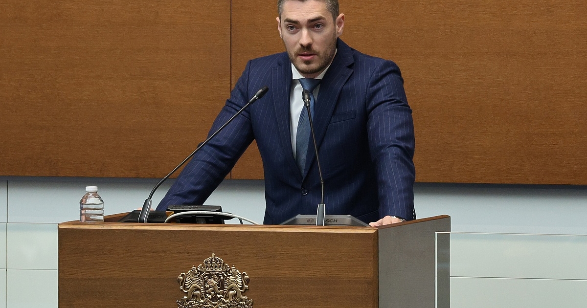 Васил Стефанов положи клетва пред Народното събрание (НС) и така