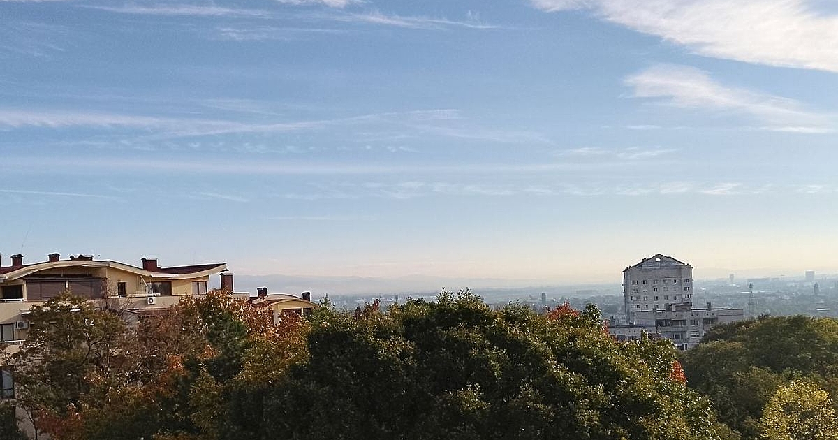 Още преди обяд в неделя валежите навсякъде ще спрат, облачността