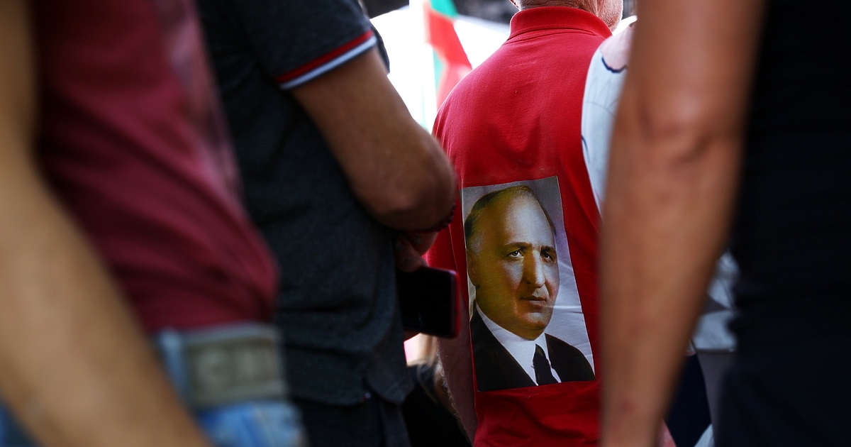 Ако се абстрахираме от пожарите (което е трудно), летният политически