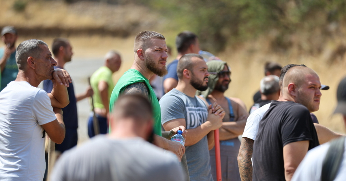 В България горят 240 пожара*, но 240‑те народни представители излизат