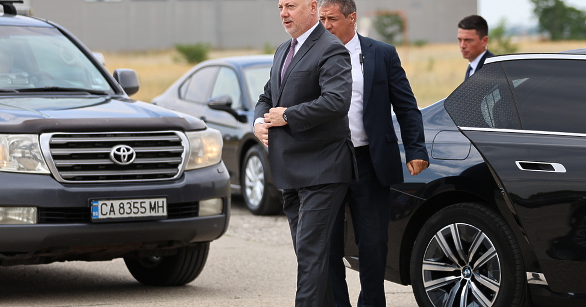 След като през май премиерът Росен Желязков заплаши институциите, отговарящи