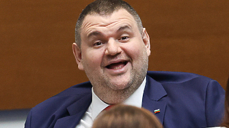 Изненадващото предложение на Делян Пеевски за закриване на Комисията за