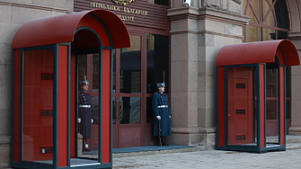 Най вероятно на балотажа единият кандидат ще бъде кандидатът на властта