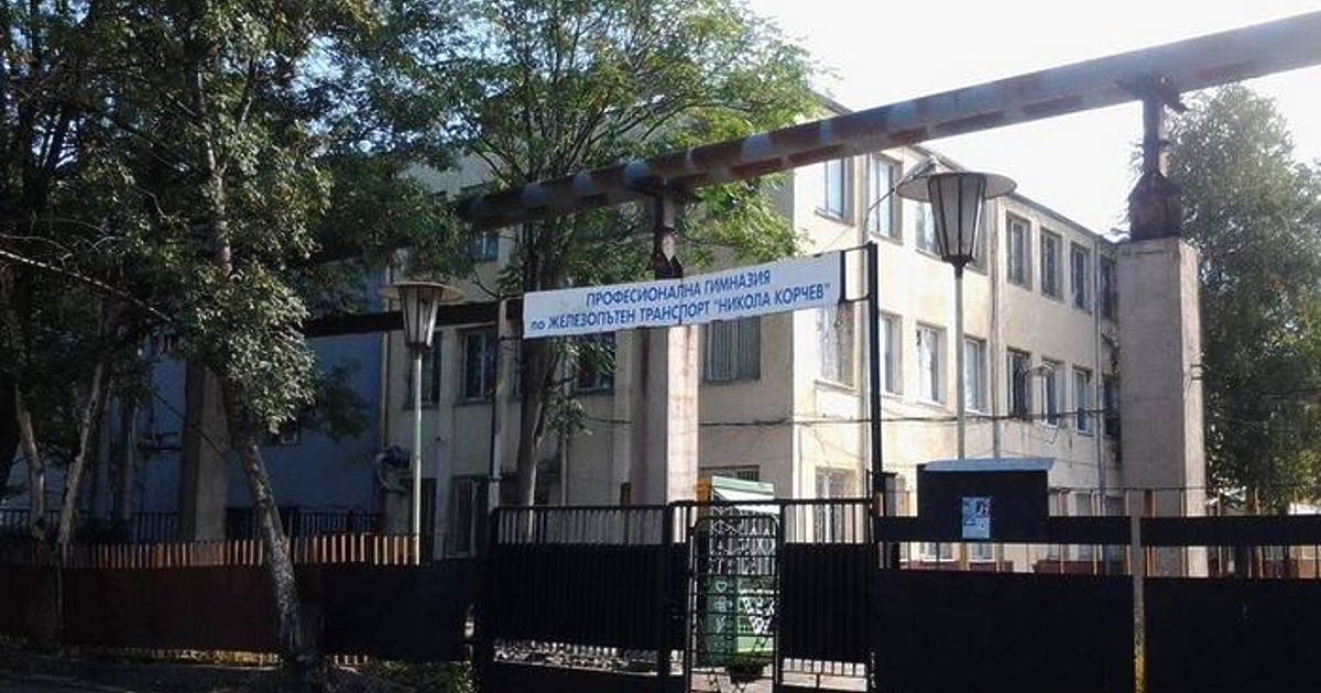 Смъртта на Тодор Славков отприщи цунами от реакции. Същевременно тя