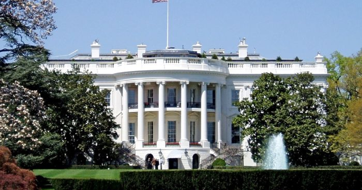 Президентът Доналд Тръмп обяви в понеделник, че поставя Столичното полицейско