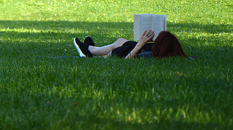 Ще преобладава слънчево време с временни увеличения на облачността по значителни