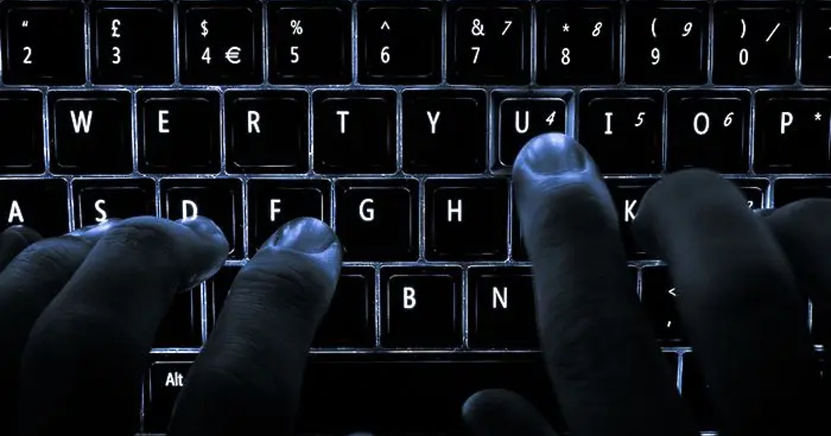 Хакерска група се е сдобила с личните данни на десетки