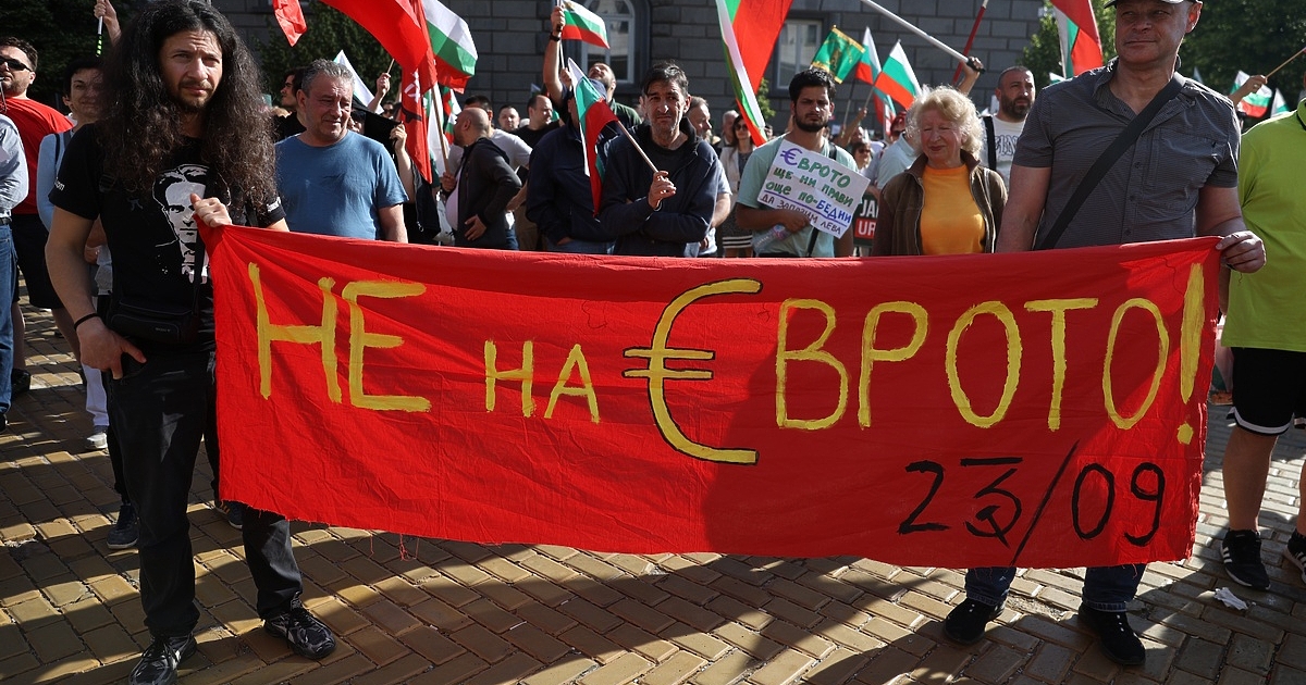 Здравейте,Аз съм Веселин Желев и ви представям “Европа отблизо -