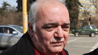 Отношенията между президента и правителството са двустранна любов и чиста