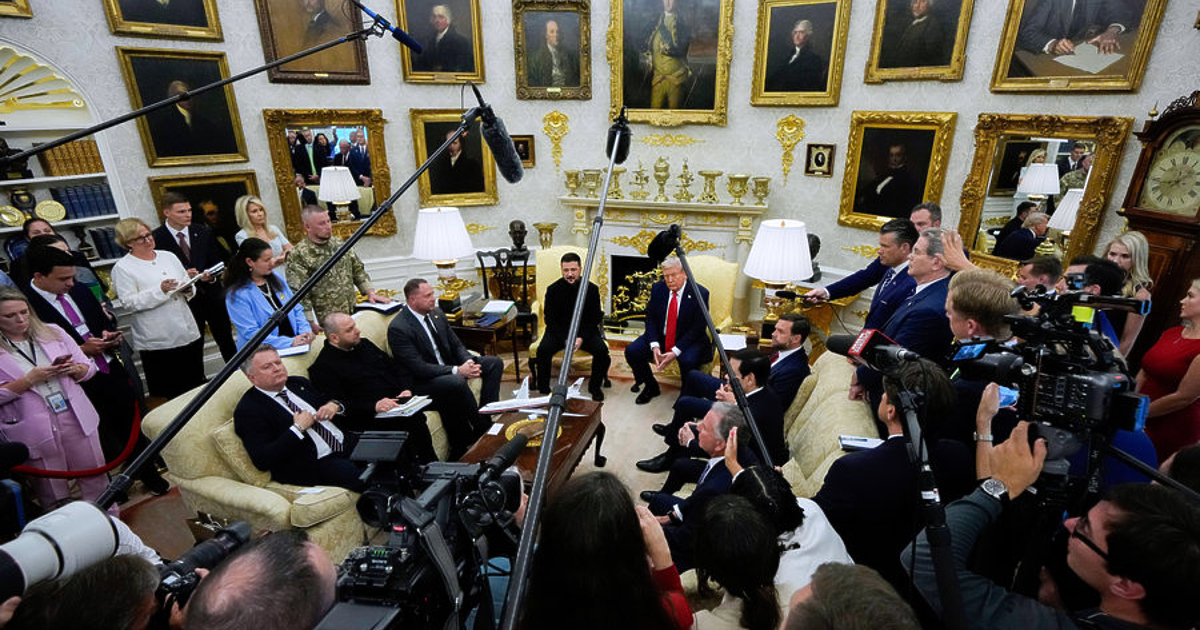 Този път тонът беше приятелски, а костюмът - правилен. Доналд