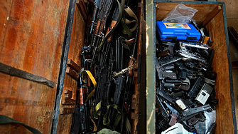 Масови обиски се извършват у нас в жилища и офиси