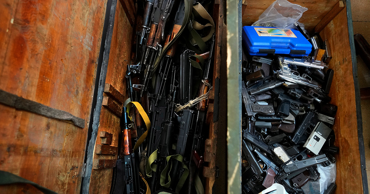 Масови обиски се извършват у нас в жилища и офиси