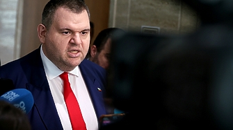 След като се погрижи да има магазини за хората и