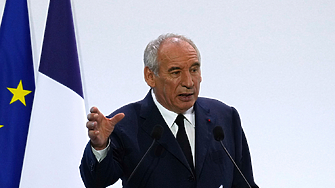 Франция отново изпадна в политическа и финансова несигурност след хазартния ход