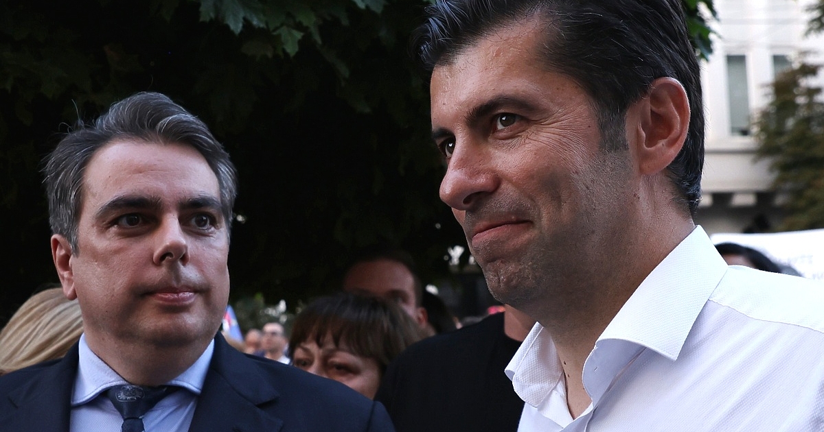 Кирил Петков вече и официално не е съпредседател на. Това