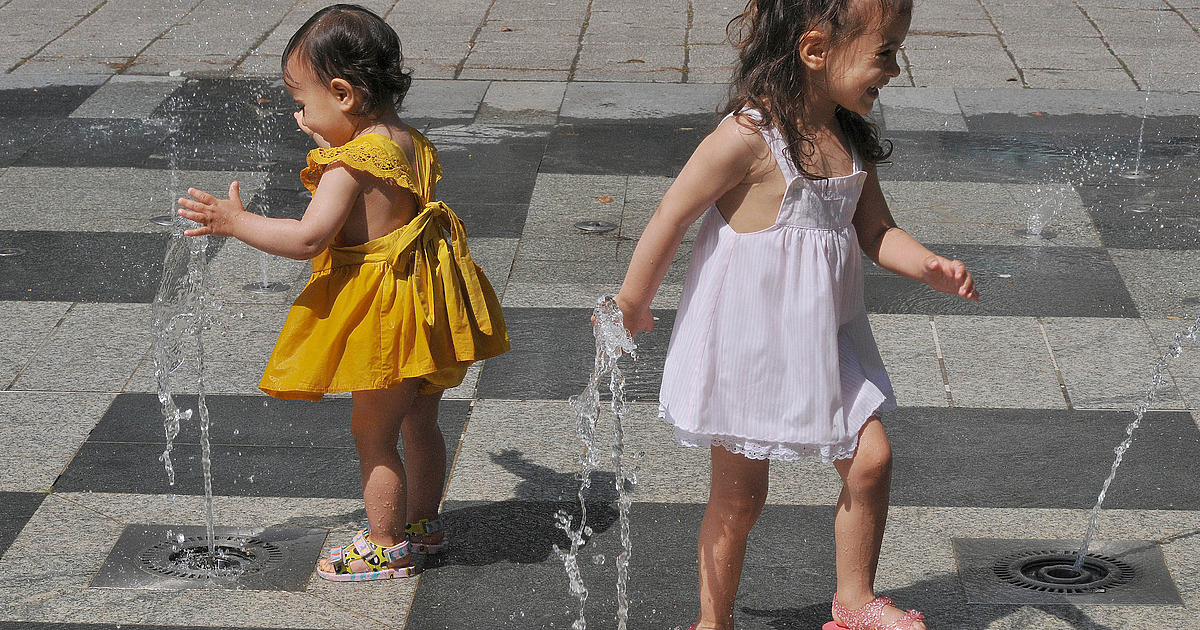 Днес ще е предимно слънчево с временни увеличения на облачността.
