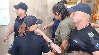 Двама от задържаните за инцидента в Несебър при който осемгодишно дете