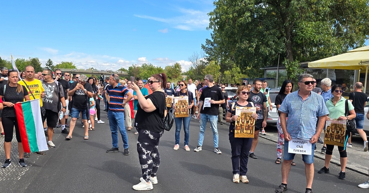 Граждани затвориха главен път Бяла – Ботевград на пътния възел