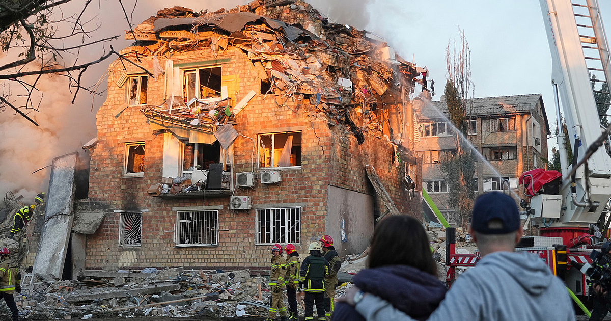 Поредна руска въздушна атака срещу Киев уби четирима души и рани