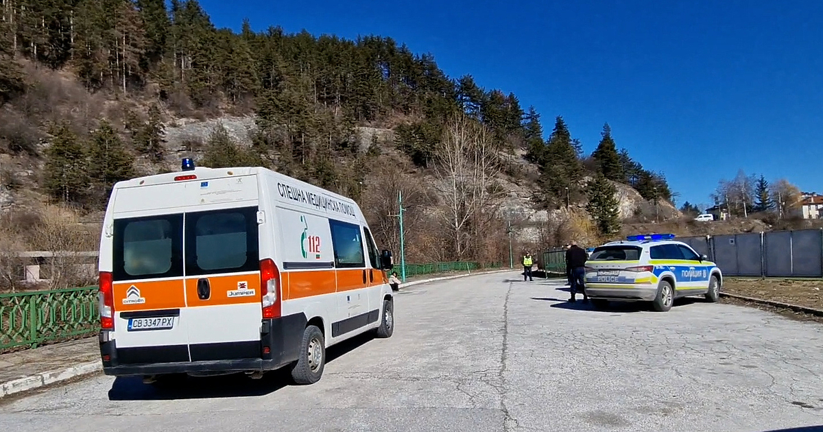 Двама младежи загинаха, а други двама са в болница заради