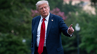 Американският президент Доналд Тръмп заплаши Европейския съюз с по високи мита заради Google По рано