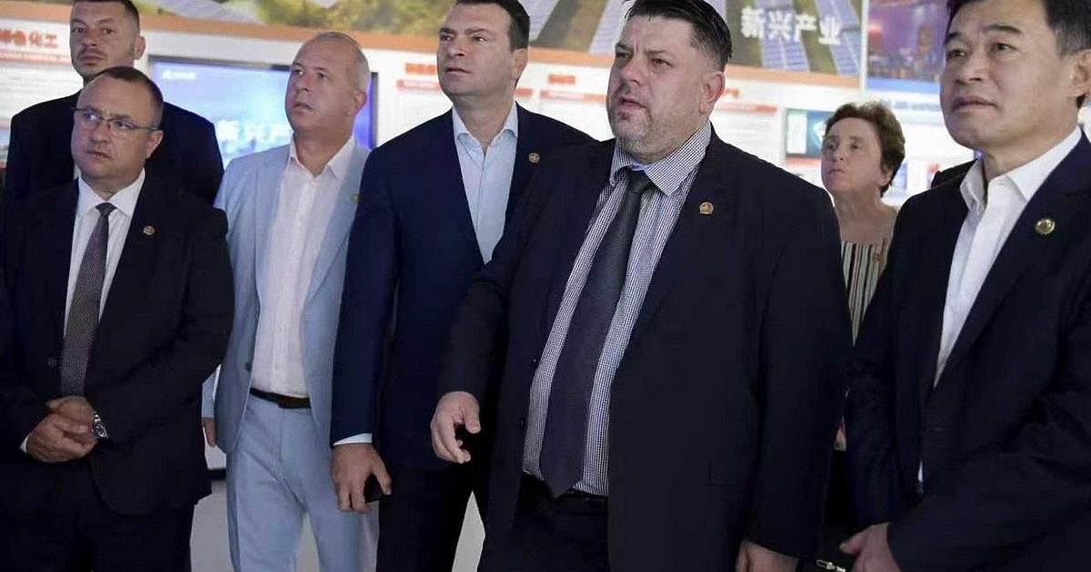 Министрите и зам.-министрите от БСП, които заминаха за Китай, са