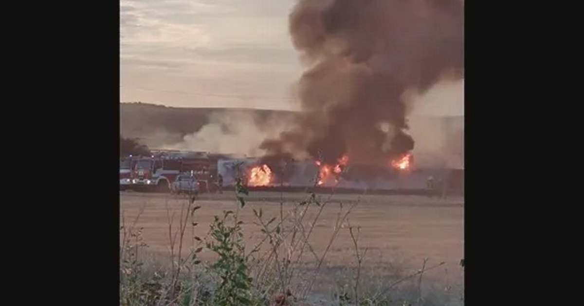 Товарна влакова композиция с повече от 30 вагона се е