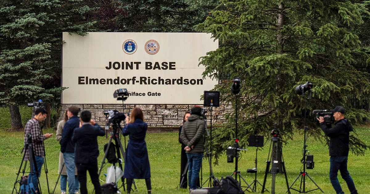 Днес президентите на САЩ Доналд Тръмп и на Русия Владимирѝ