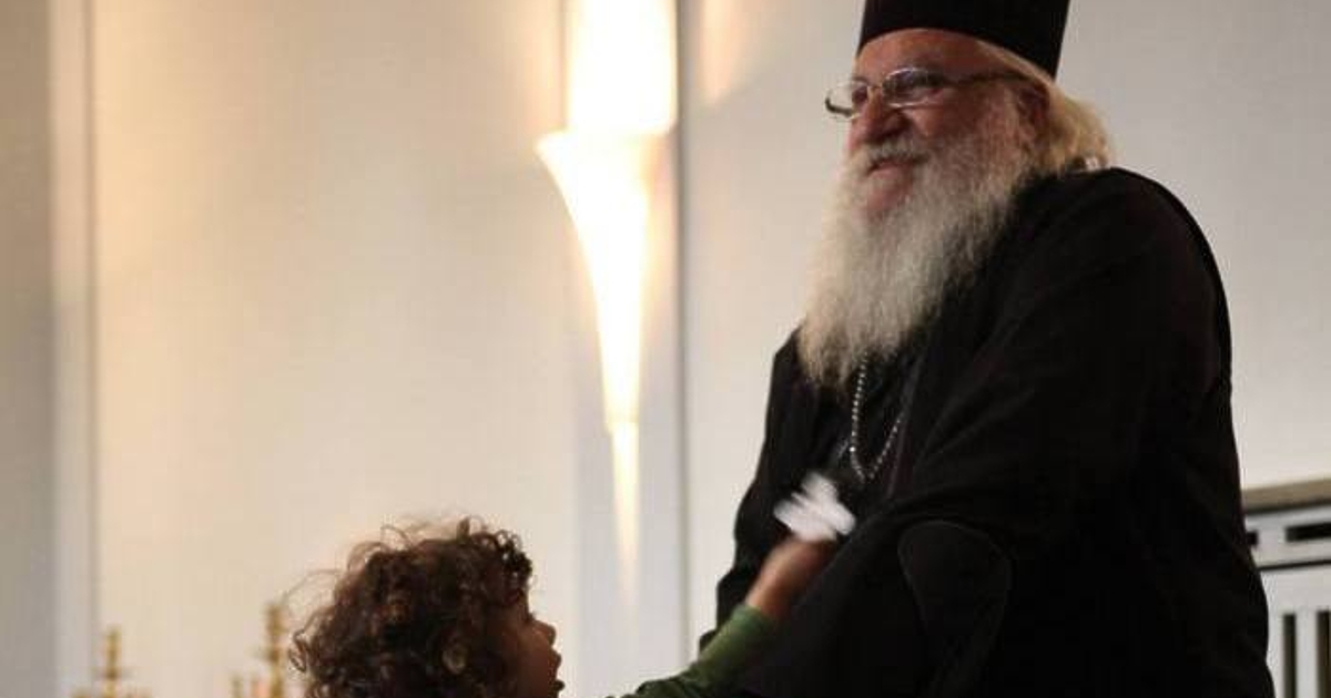 Тази сутрин в Нови хан е починал отец Иван, който