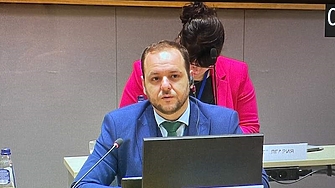 В следващия един месец не мисля че ще бъде решен проблемът