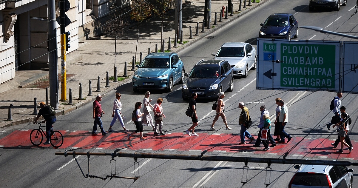 От днес влизат в сила новите правила за пешеходците, които