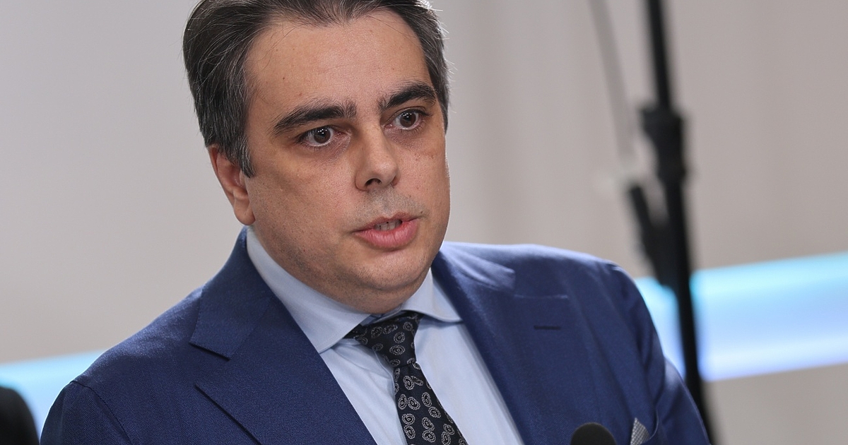 Председателят на Продължаваме промяната“ Асен Василев остро критикува управляващите и предупреди