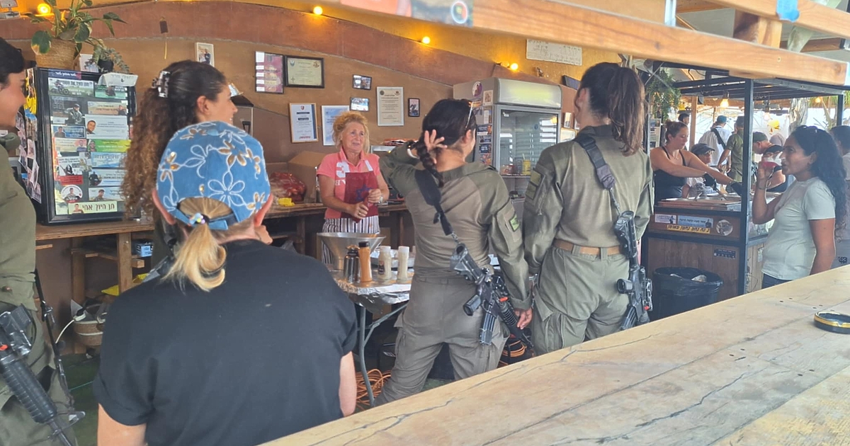 Тел Авив е шумен, млад и не спи. Тихо е,