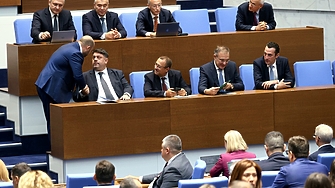 ДПС Ново начало се показа като пръв защитник на правителството в