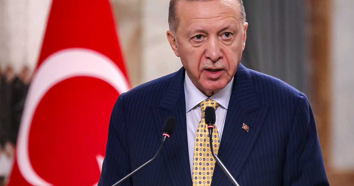 Турската прокуратура в Истанбул е разпоредила ареста на десетима ръководители