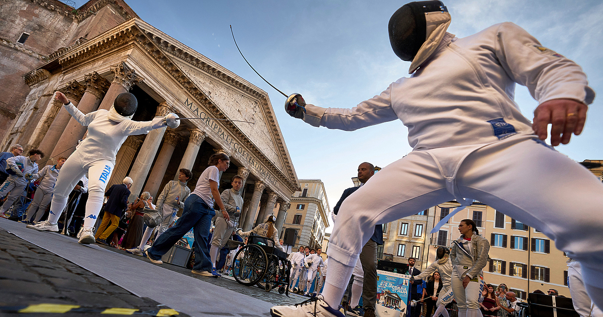 Поздравът в олимпийската фехтовка е стандарт от десетилетия - преди