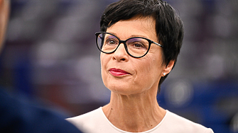 Еврокомисарката по разширяването Марта Кос призова страните членки Съвета на