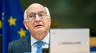 Евродепутати работят за гарантирането на отпадането на американските визи за