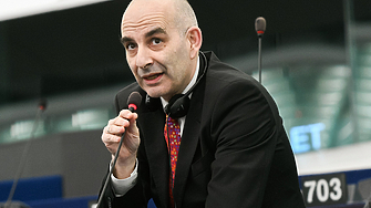 Известният с прокремълската си позиция евродепутат издигнат от Възраждане  Петър Волгин