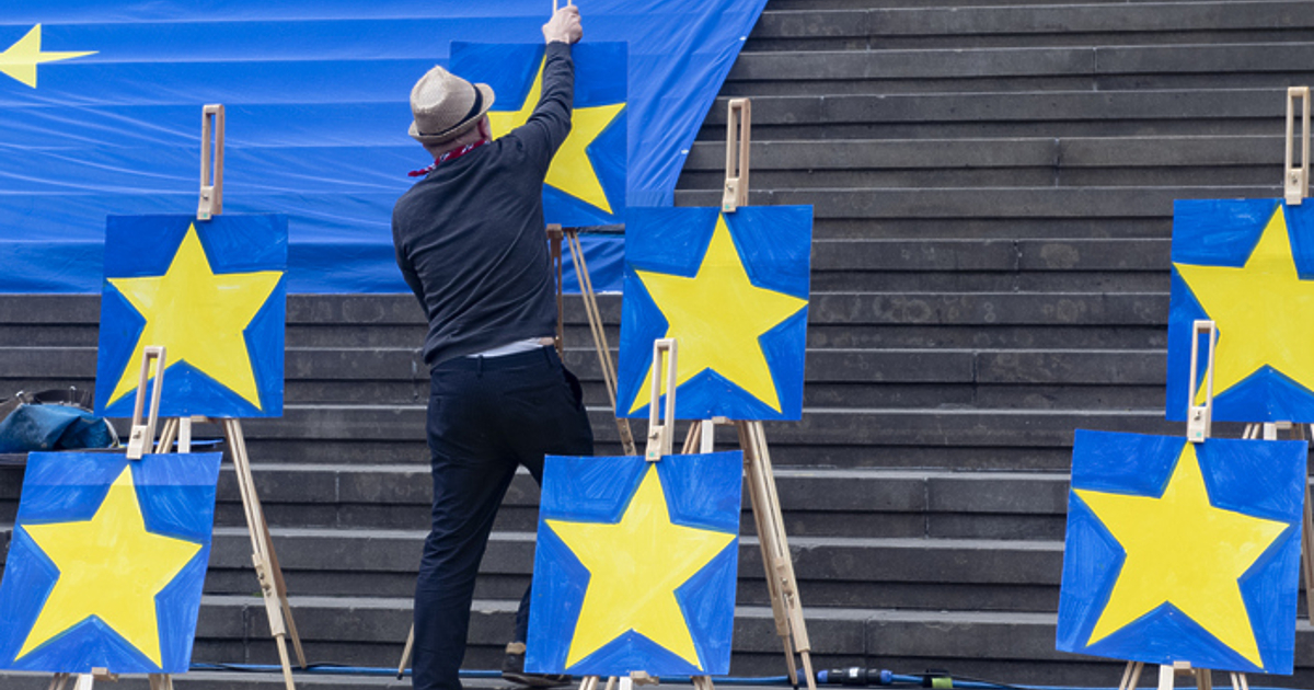 Здравейте,Аз съм Веселин Желев и ви представям “Европа отблизо -