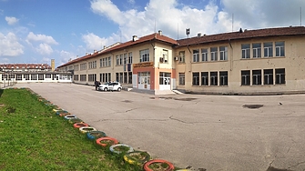 12 годишно дете е ранено с нож в 94 СУ Димитър