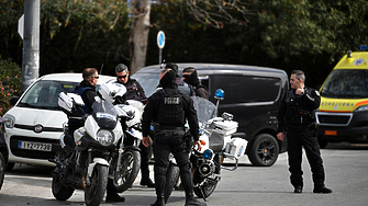 Държавните служители в Гърция днес излизат на 24 часова стачка която