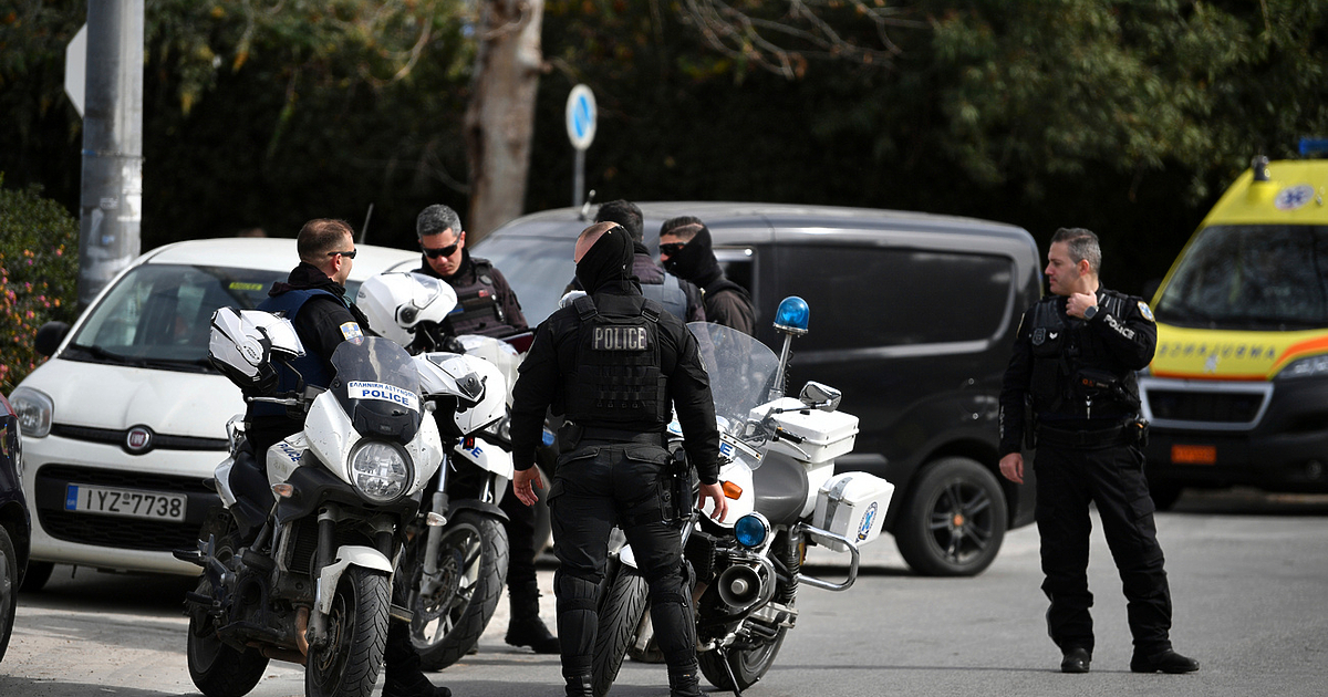 Държавните служители в Гърция днес излизат на 24-часова стачка, която