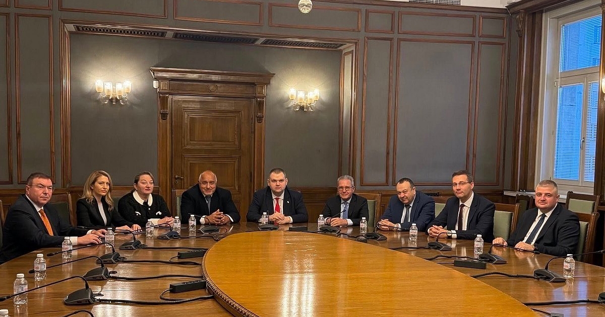 Преформатирането на властта не се оказа дори проформатиране, а промяна проформа.