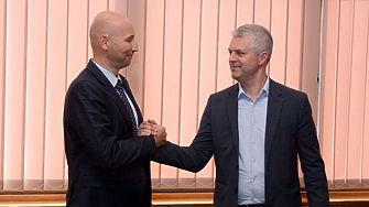 Продължаваме промяната Демократична България сезира прокуратурата за натиск от страна на