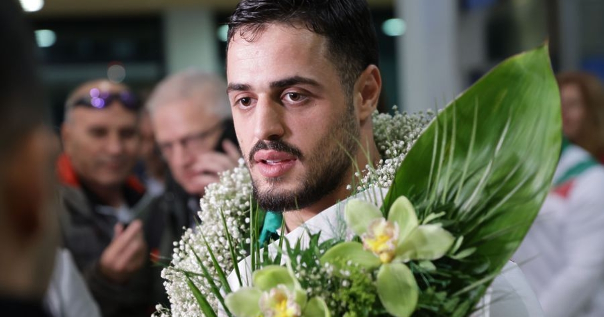 Това нещо не е нормално. Правя всичко възможно да остана