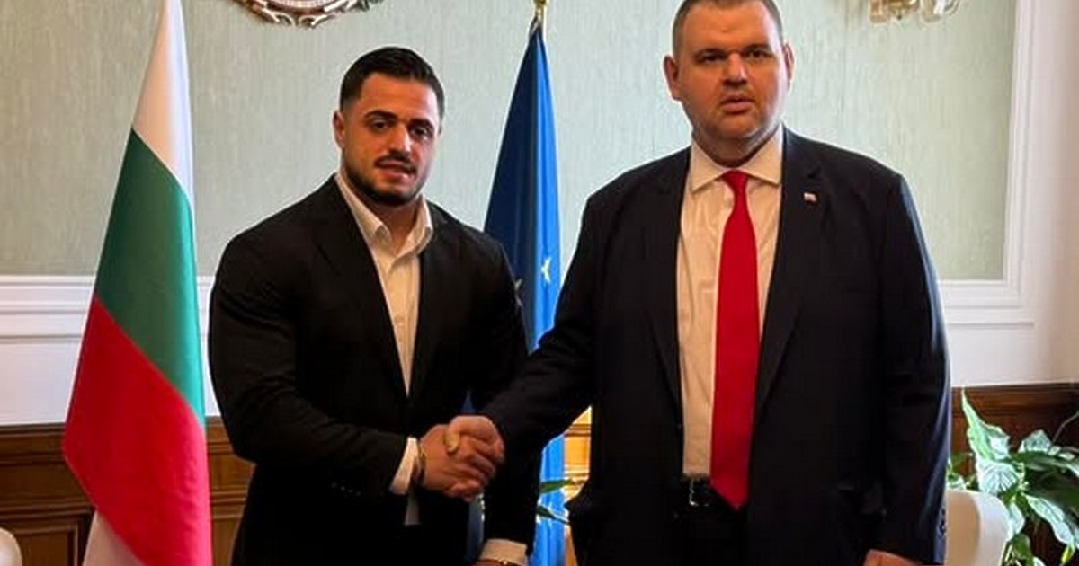 Лидерът на ДПС и ПГ на ДПС-Ново  Делян Пеевски се