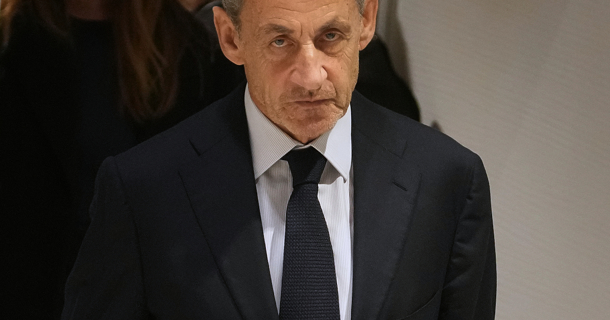 Очаква се днес бившият президент на Франция Никола Саркози да