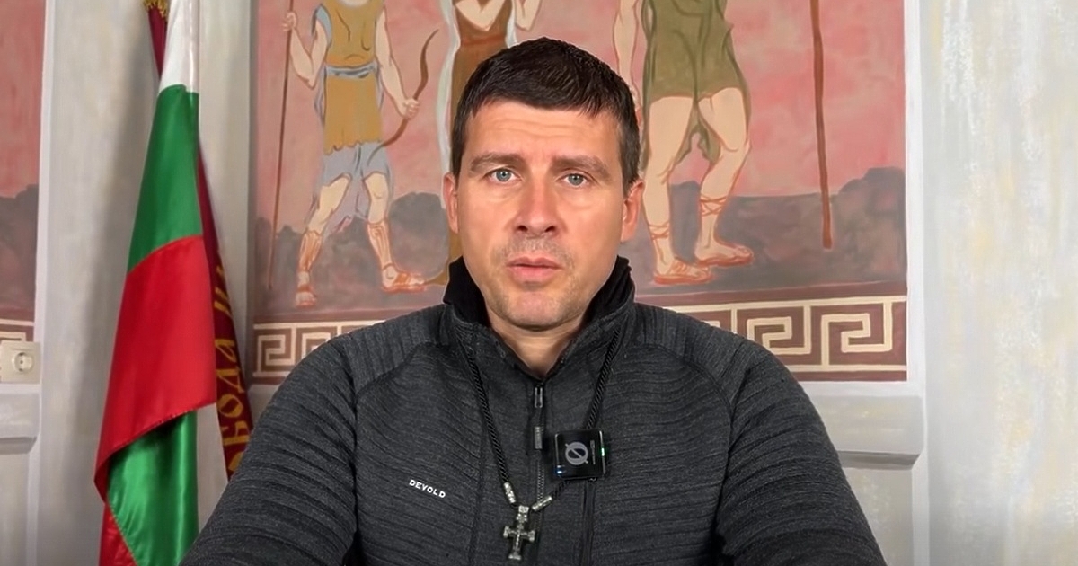 Ивелин Михайлов се разграни от осем от десетте депутати на