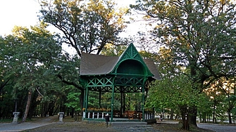 Още 30 декара от парка на Военната академия Г С